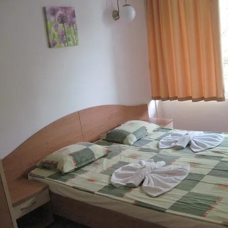 Hotel Holiday - Ministerial Council 2*